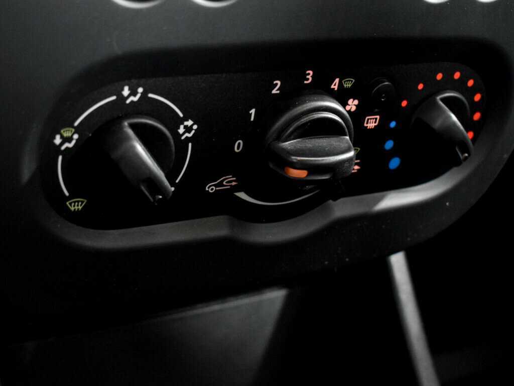 Renault Logan, 2013 Фото №11