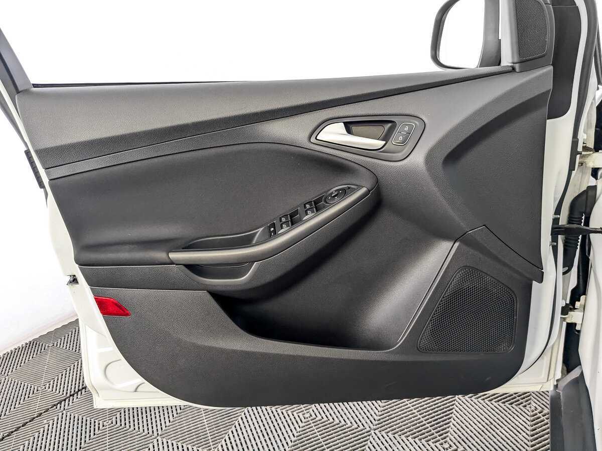 Ford Focus, 2018 Фото №17