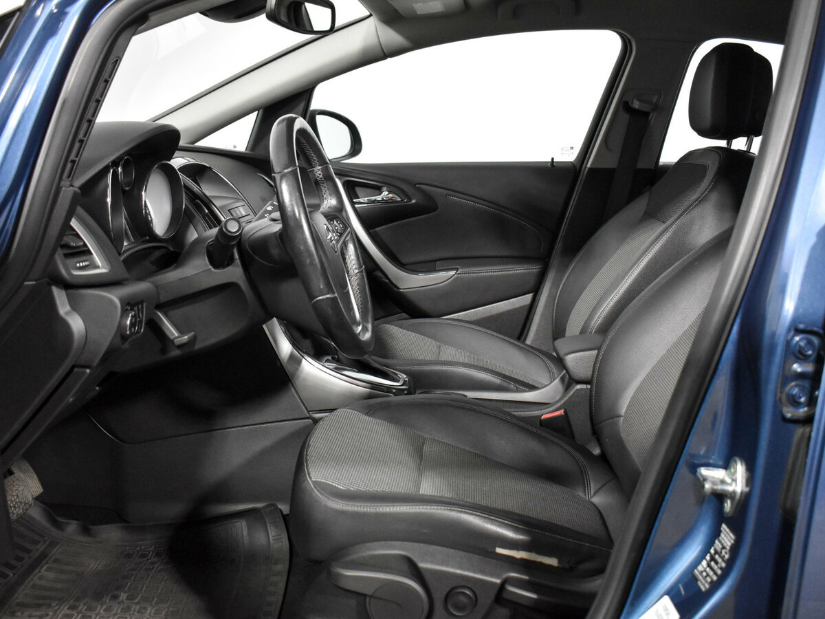 Opel Astra J Рестайлинг, 2013 Фото №8