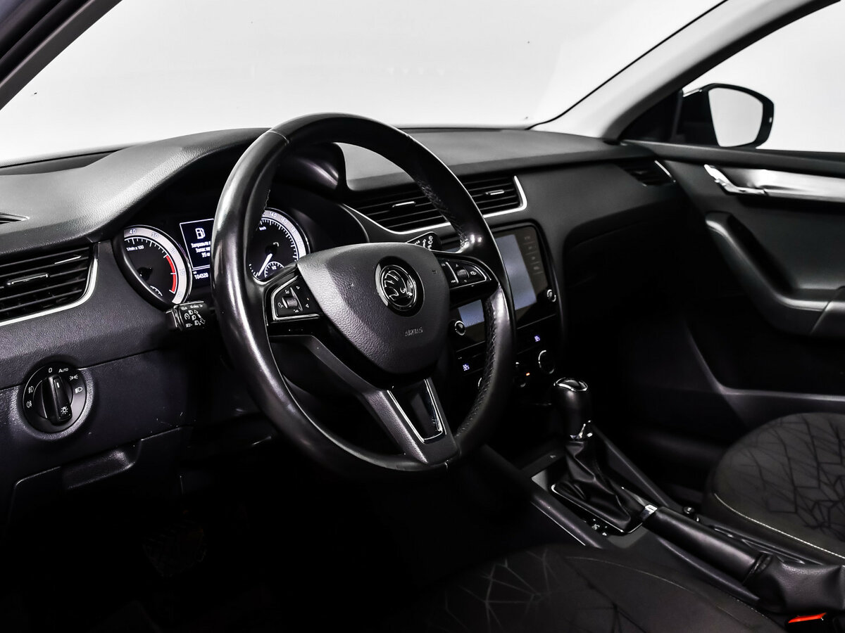 Skoda Octavia III (A7) Рестайлинг, 2020 Фото №11