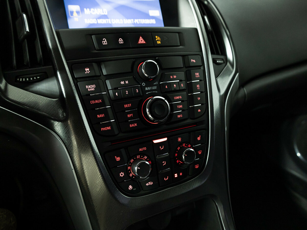 Opel Astra J, 2012 Фото №17